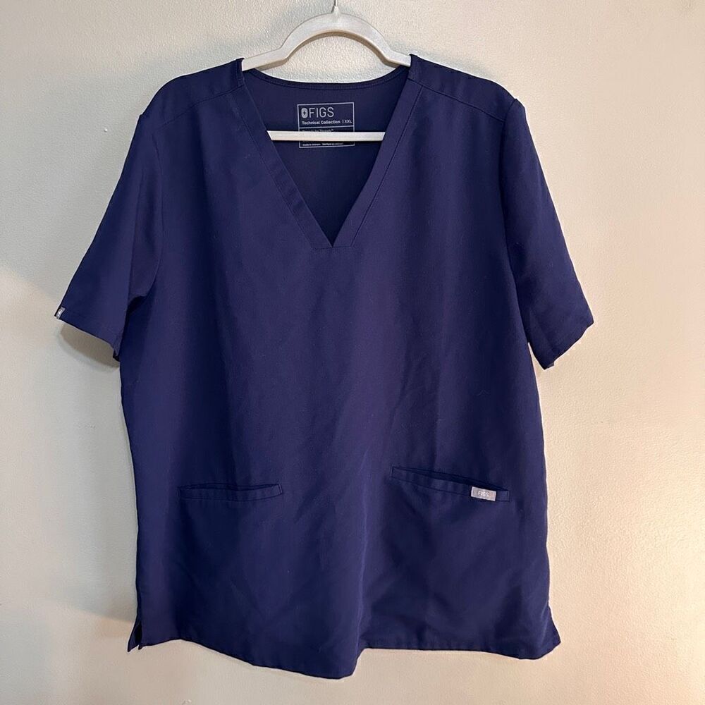 Figs Casma navy blue 3 pocket scrub top size XXL